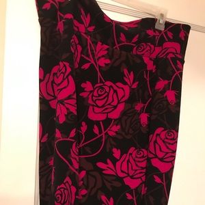 LuLaRoe Cassie Skirt -Black & Pink Rose 2XL